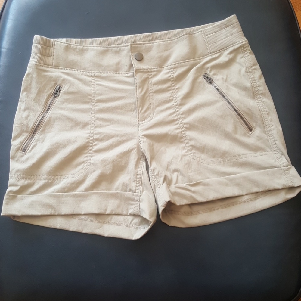 Athleta khaki shorts
